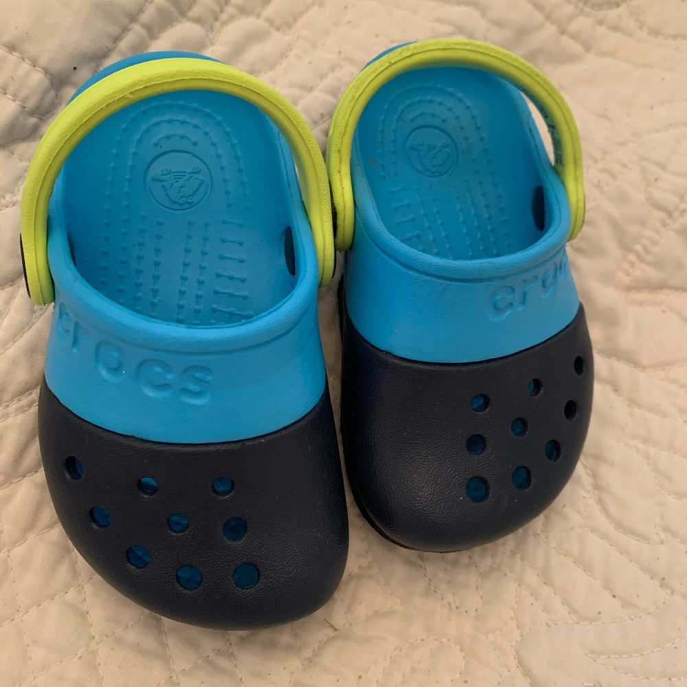 Baby/Toddler Crocs size 5